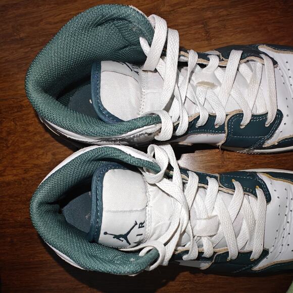 AIR JORDAN 1 MID SE (GS) White Oxidized Green Sail Size 6Y Excellent Condition - Picture 10 of 14